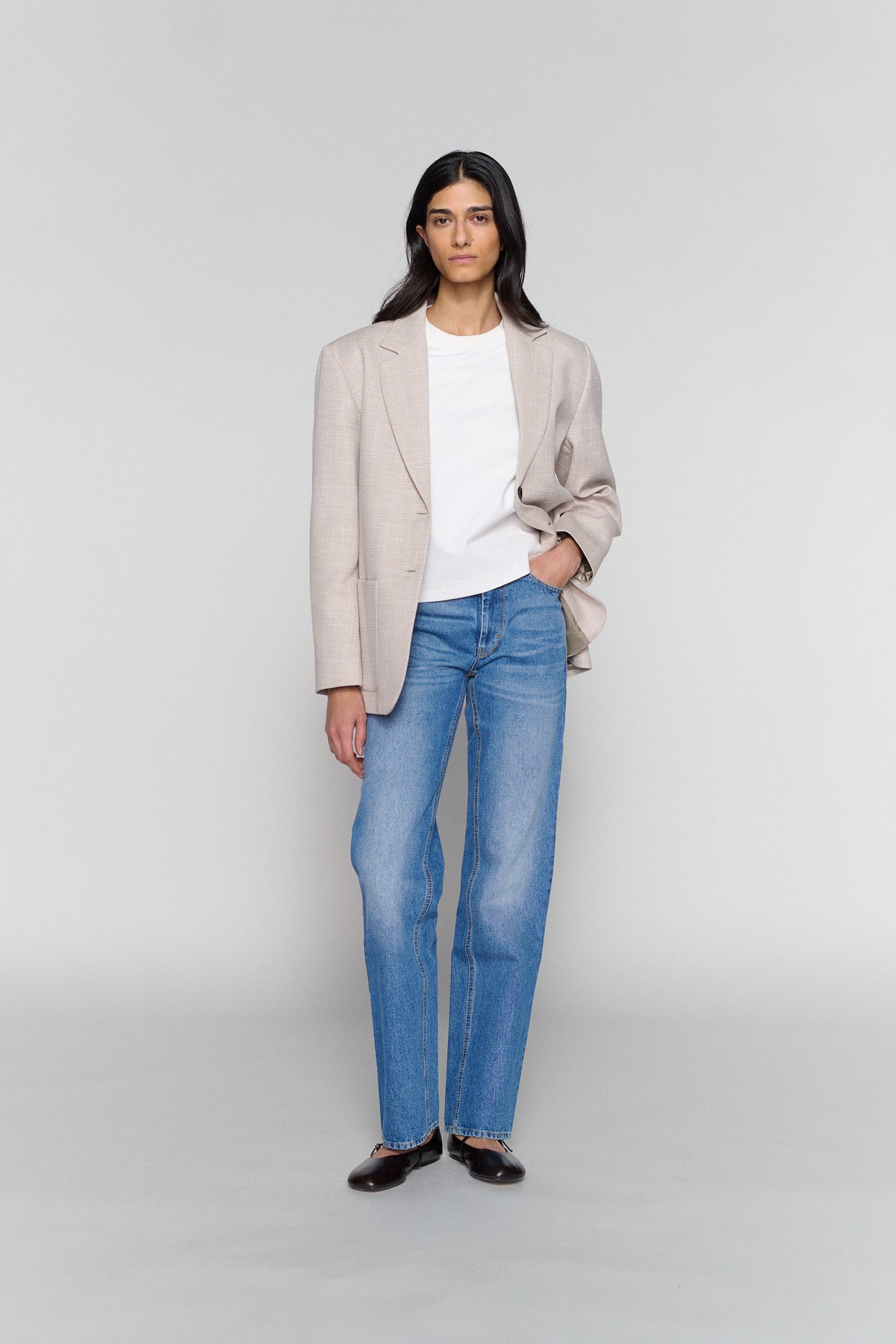 Marynarka od polskiej marki: co naprawdę decyduje o dobrym kroju