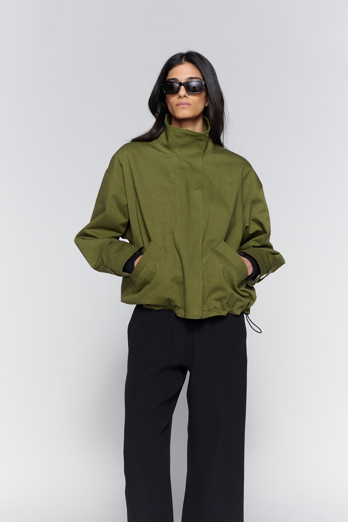 Kurtka na wiosnę: co naprawdę warto sprawdzić przed zakupem